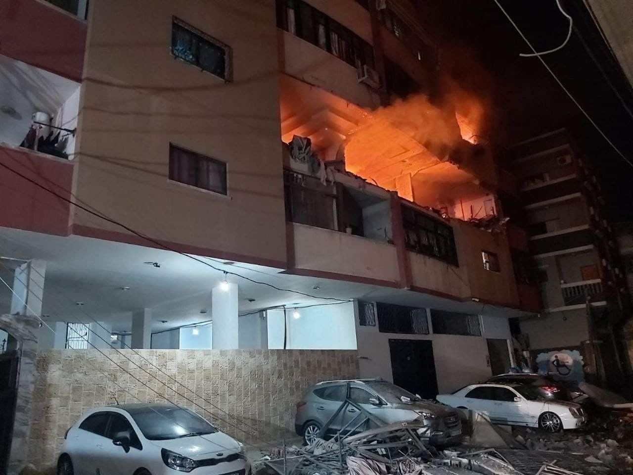 شاهد صورة الشقة التي استهدفها الاحتلال بمنطقة الثلاثيني في مدينة غزة