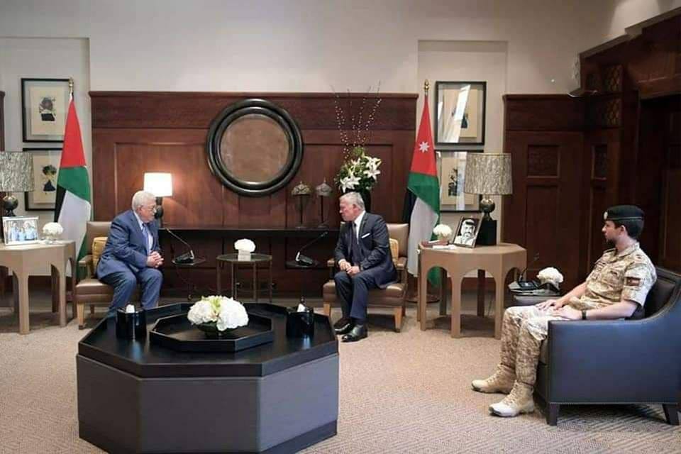 الرئيس عباس يعقد اجتماعًا منفردًا مع العاهل الأردني لبحث آخر التطورات السياسية