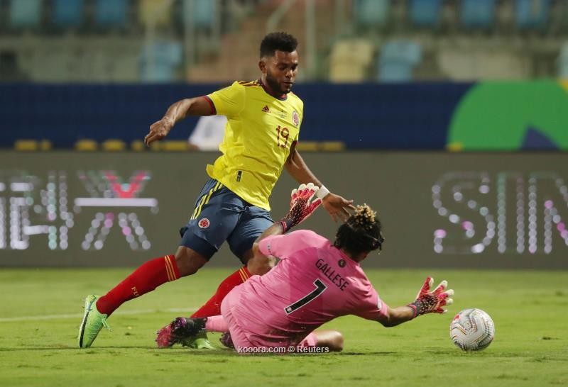 بالصور: النيران الصديقة تحبط كولومبيا أمام بيرو