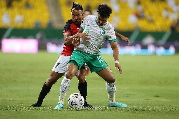 بالصور: السعودية تهزم اليمن وتبتعد بالصدارة