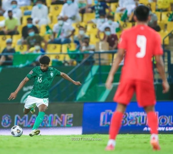 بالصور.. السعودية تضرب سنغافورة بثلاثية "متعثرة"