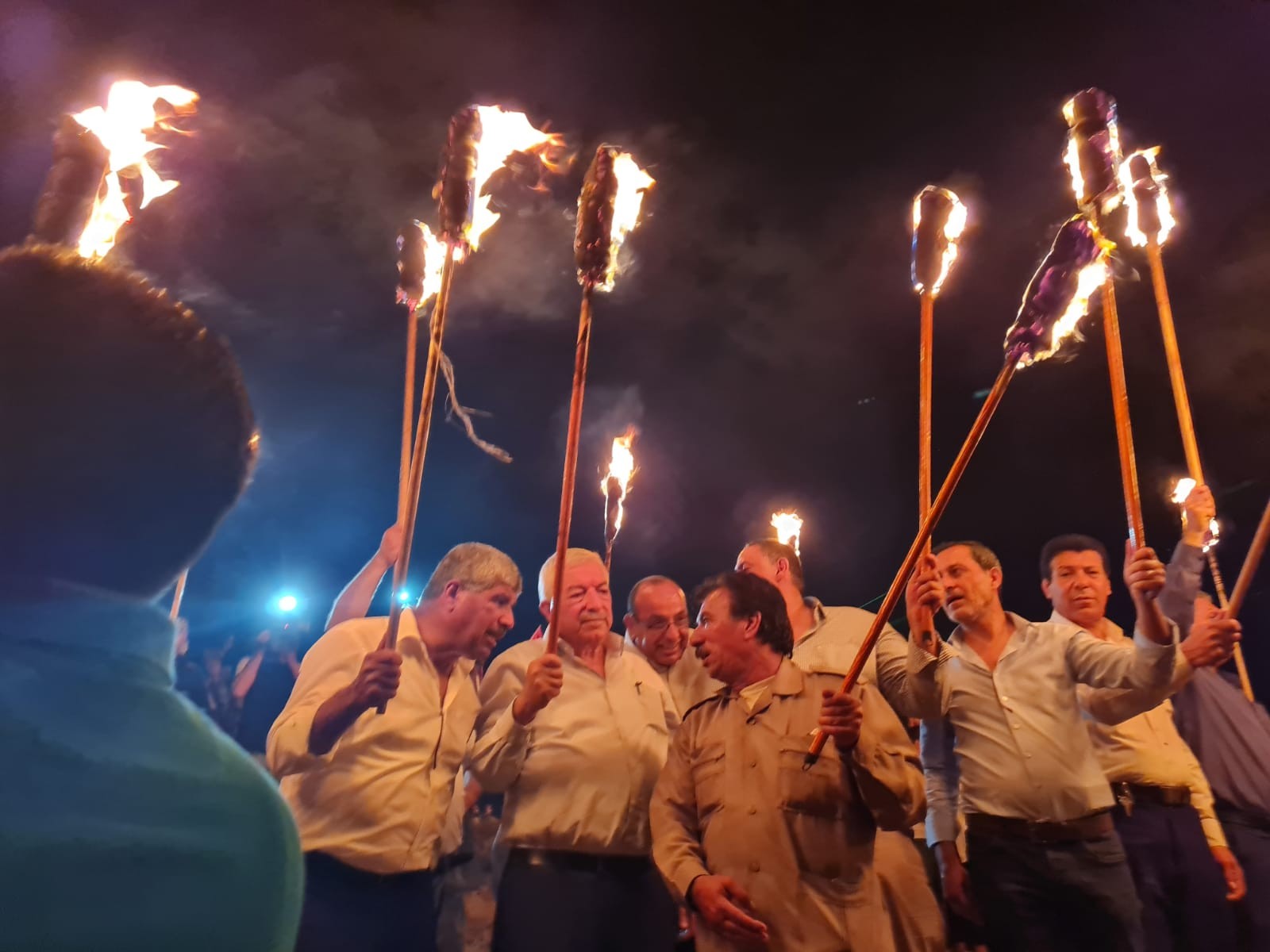 بالفيديو والصور: العالول يُشارك بفعاليات "الإرباك الليلي" في بلدة بيتا
