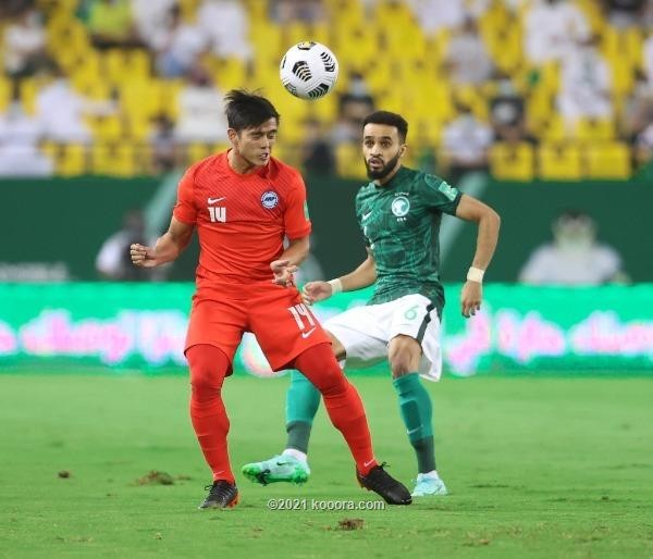 بالصور.. السعودية تضرب سنغافورة بثلاثية "متعثرة"