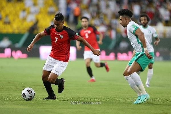 بالصور: السعودية تهزم اليمن وتبتعد بالصدارة