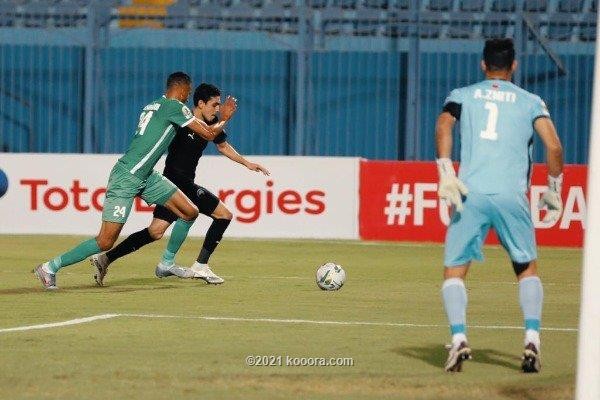 بالصور: التعادل يحسم الشطر الأول من موقعة بيراميدز والرجاء