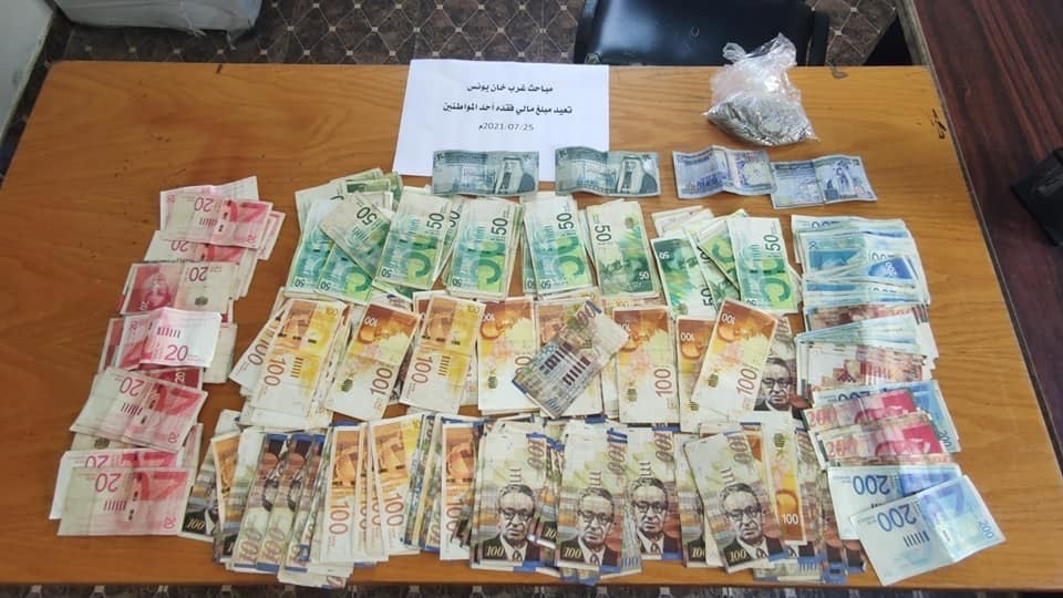 مباحث خانيونس تُعيد مبلغًا ماليًا وأوراقًا ثبوتية فقدها أحد المواطنين