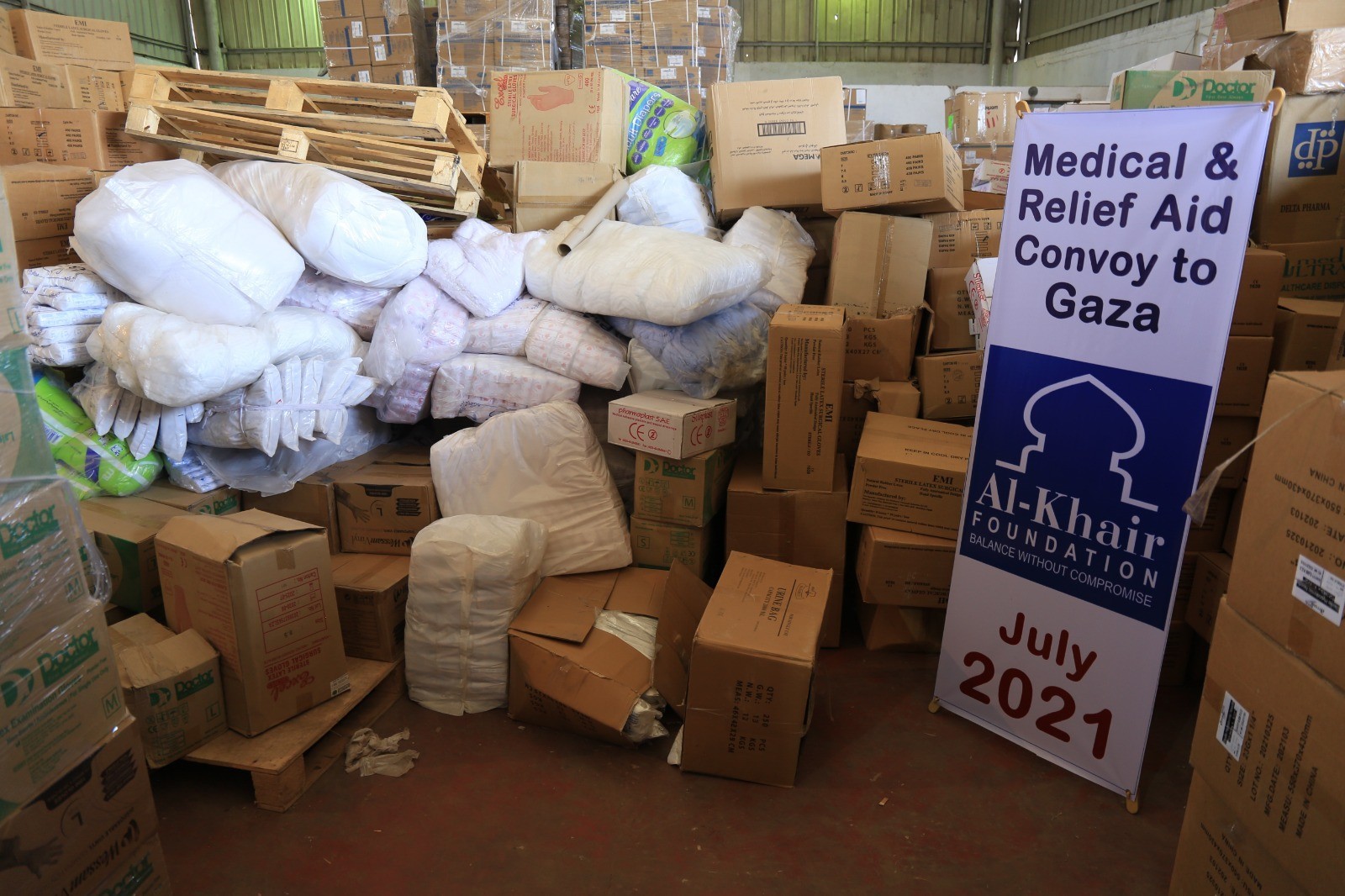 أميال من الابتسامات: وصول مساعدات إنسانية وطبية إلى قطاع غزة عبر معبر رفح