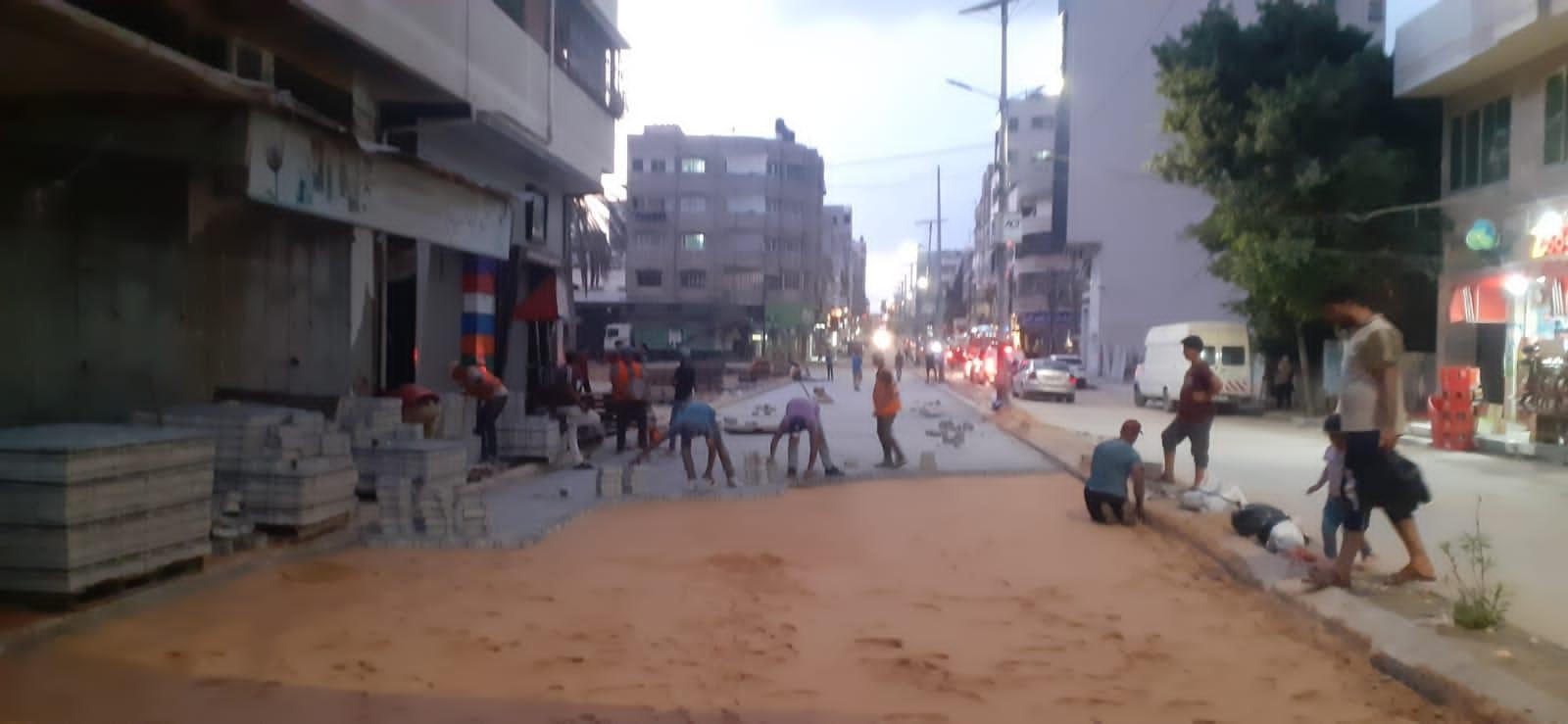 بلدية غزة تبدأ بإجراء صيانة مؤقتة للشوارع الرئيسية المتضررة من العدوان الأخير