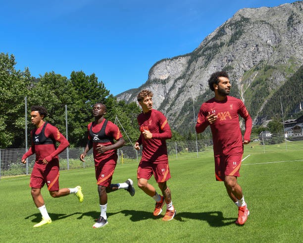 بالصور :  صلاح ينشر صورا من تدريبات ليفربول بعد وصوله إلى النمسا