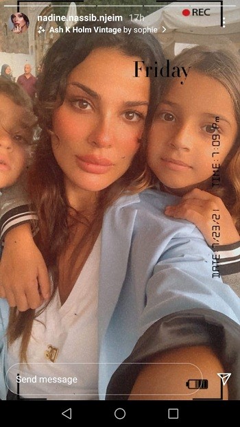 شاهدوا | الممثلة اللبنانية "نادين نجيم" تلفت الأنظار إلى أحدث ظهور لها برفقة طفليها