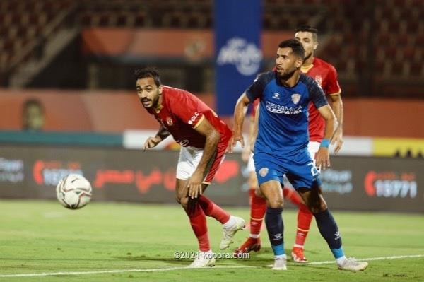 بالصور: الأهلي يسترد صدارة الدوري بفوز ساحق على سيراميكا