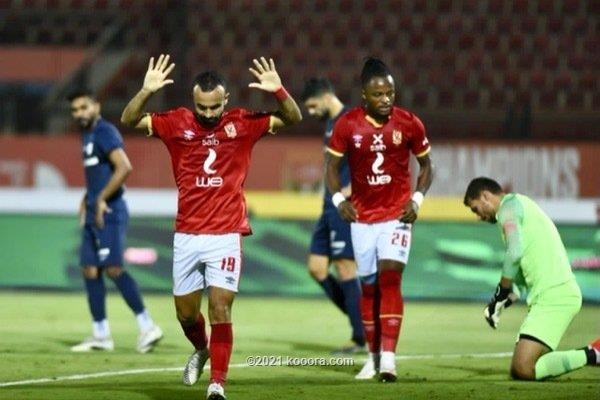 بالصور: الأهلي يتخطى إنبي ويواصل ملاحقة الزمالك