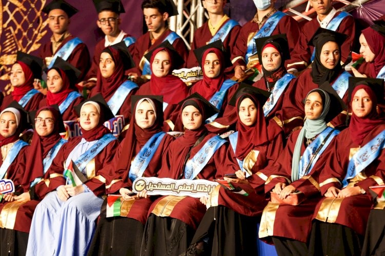 بالفيديو والصور: برعاية النائب دحلان.. تكريم أوائل الثانوية العامة في قطاع غزّة