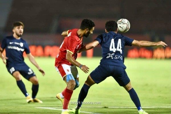 بالصور: الأهلي يتخطى إنبي ويواصل ملاحقة الزمالك