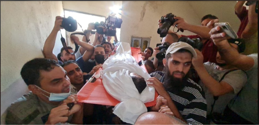 أهالي غزة يُشيعون جثمان الطفل عمر أبو النيل