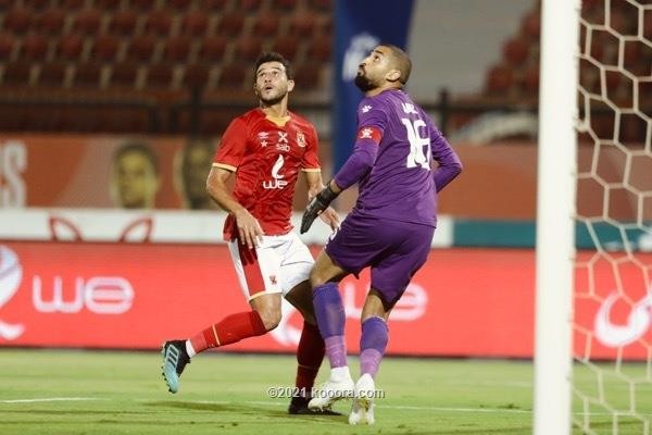 بالصور: الأهلي يسترد صدارة الدوري بفوز ساحق على سيراميكا