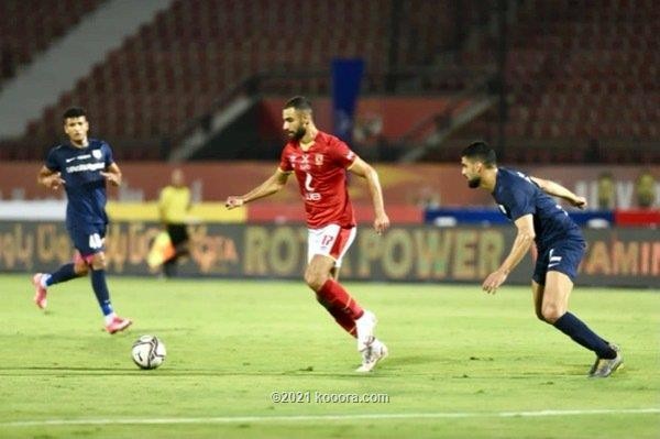 بالصور: الأهلي يتخطى إنبي ويواصل ملاحقة الزمالك