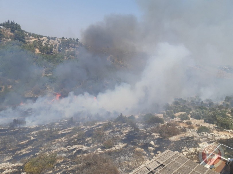 اندلاع حرائق كبيرة في جبال القدس