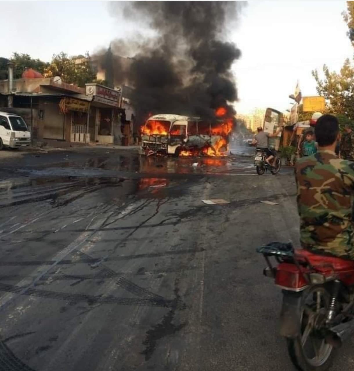 إصابات في تفجير حافلة عسكرية بالعاصمة دمشق