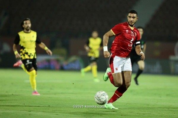 بالصور: الأهلي يعبر مفاجآت دجلة ويتصدر الدوري المصري