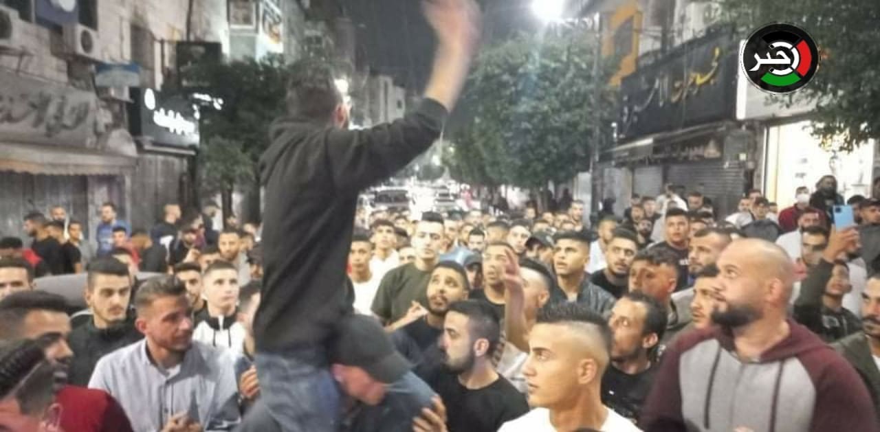 فيديو وصور.. مراسلو "خبر": مسيرات غضب تجوب شوارع الضفة وغزّة رفضاً لاعتقال الأسيريْن 