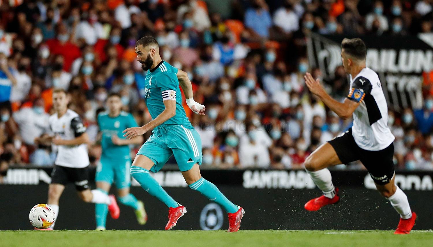بالصور : ريال مدريد يقلب الطاولة على فالنسيا بعد 5 دقائق مجنونة