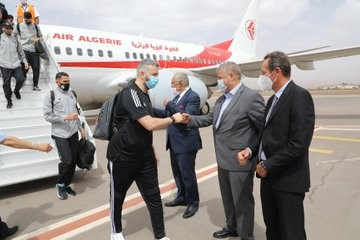بالصور : بعثة منتخب الجزائر تصل المغرب رغم قطع العلاقات بين البلدين