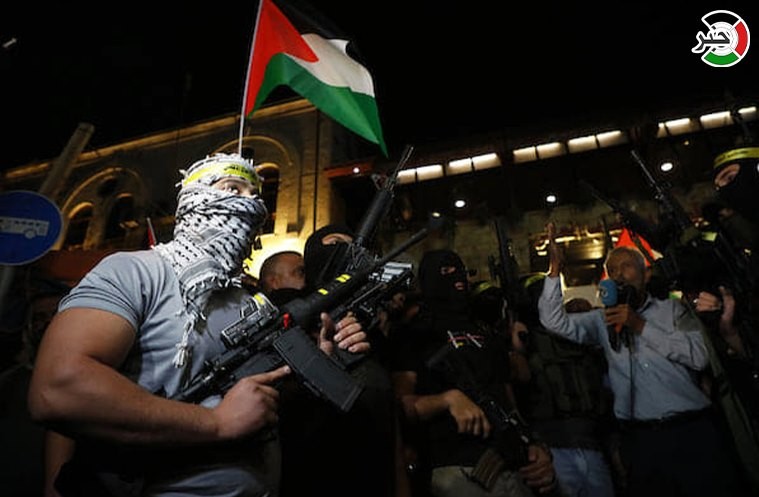 شاهد: مسلحون فلسطينيون في جنين يشاركون بمسيرة نصرة للأسرى