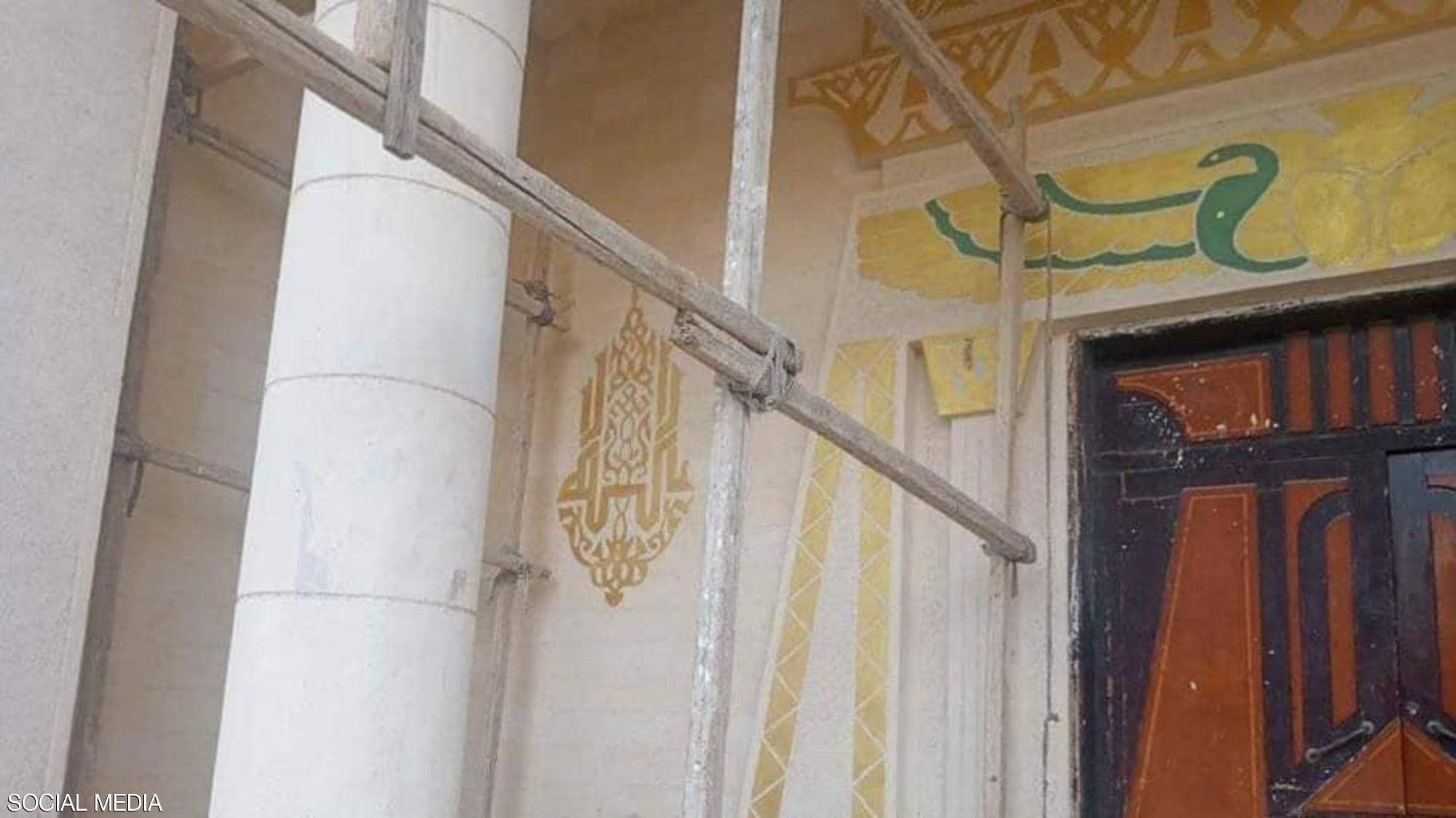 شاهدوا: مسجد بزخارف فرعونية يثير الجدل في مصر.. ما القصة؟