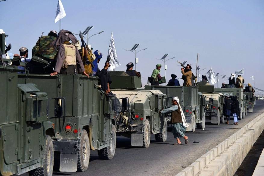 طالبان تُصادر معدات عسكرية أمريكية في قندهار