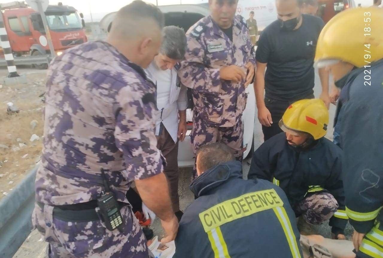 إصابة 10 مواطنين بجروحٍ مختلفة إثر حادث سير في أريحا