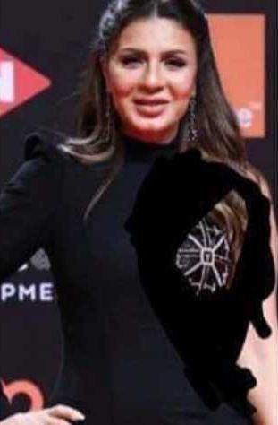 شاهد: فستان نجلاء بدر في مهرجان الجونة السينمائي 2021
