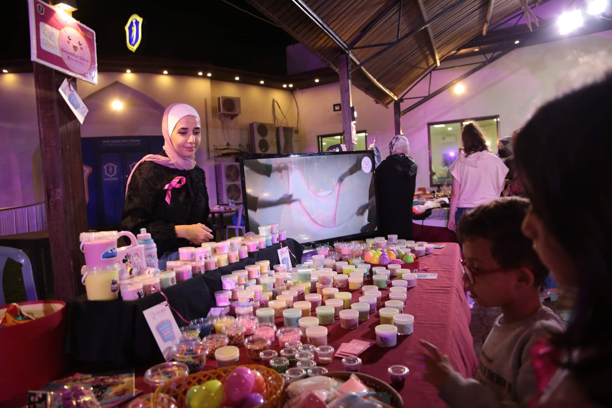 فارس العرب تُشارك في فعاليات معرض "صنعة ايد" بمناسبة شهر أكتوبر الوردي