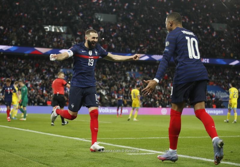بالصور : فرنسا تتأهل لمونديال قطر باستعراض بطله مبابي
