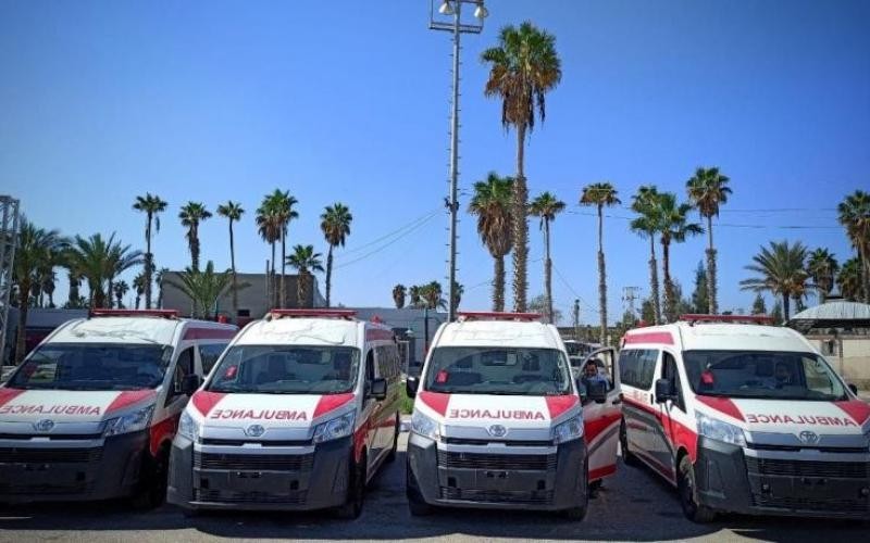 وصول أسطول من سيارات الإسعاف إلى غزة عبر معبر رفح