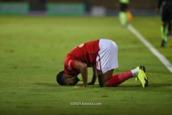 بالصور: الأهلي يغرق سموحة برباعية