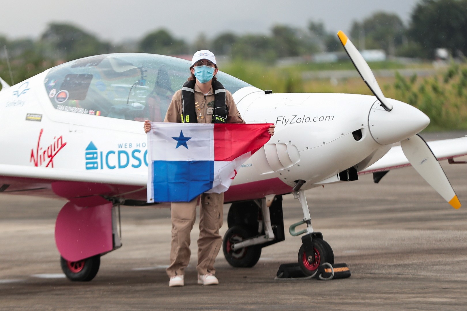 فيديو: الشابة "زارا رذرفورد" أصغر امرأة تطير بمفردها حول العالم