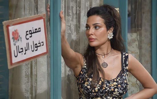 شاهد: النجمة "نادين نجيم" تعدل عن قرارها و تعود للموسم الثاني من "صالون زهرة"