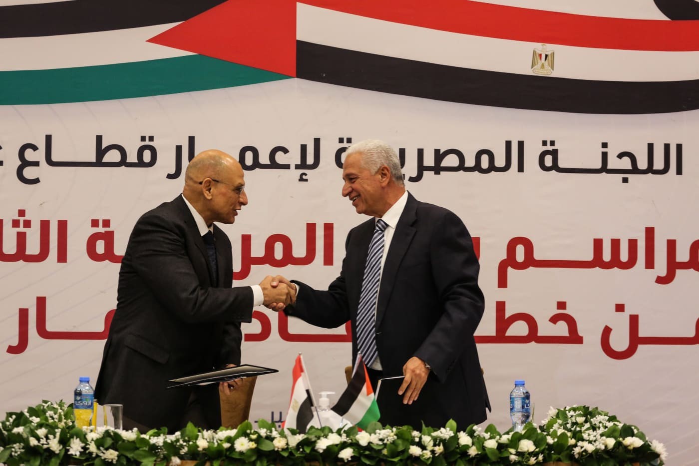 بالفيديو: اللجنة المصرية تحتفل ببدء المرحلة الثانية من إعادة إعمار غزة