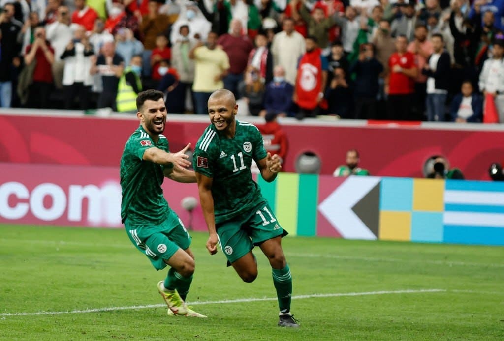 شاهد: منتخب الجزائر يُتوج رسميًا بكأس العرب