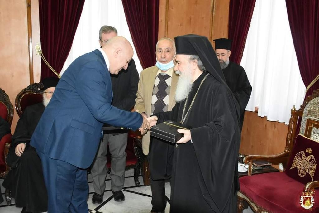 البطريرك ثيوفيلوس يستقبل أعضاء الجمعية الخيرية الوطنية الأرثوذكسية