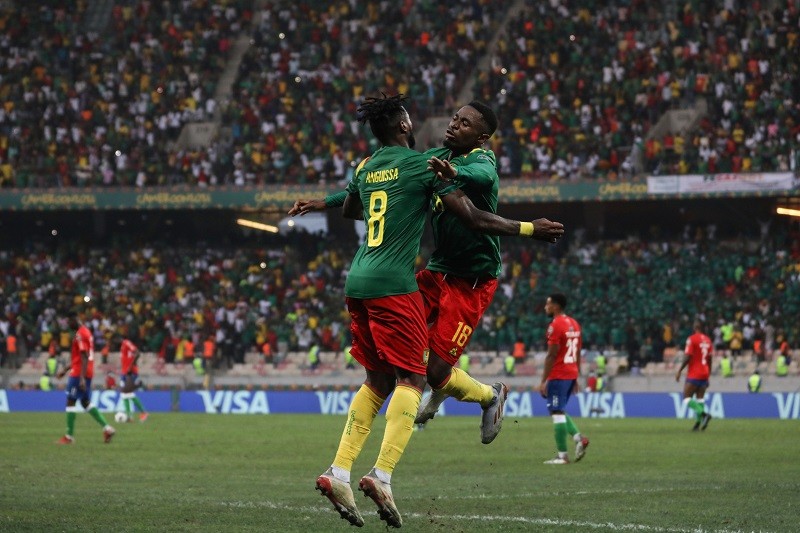 بالصور : الكاميرون تنهي مغامرة جامبيا وتنتظر الفائز من موقعة مصر والمغرب