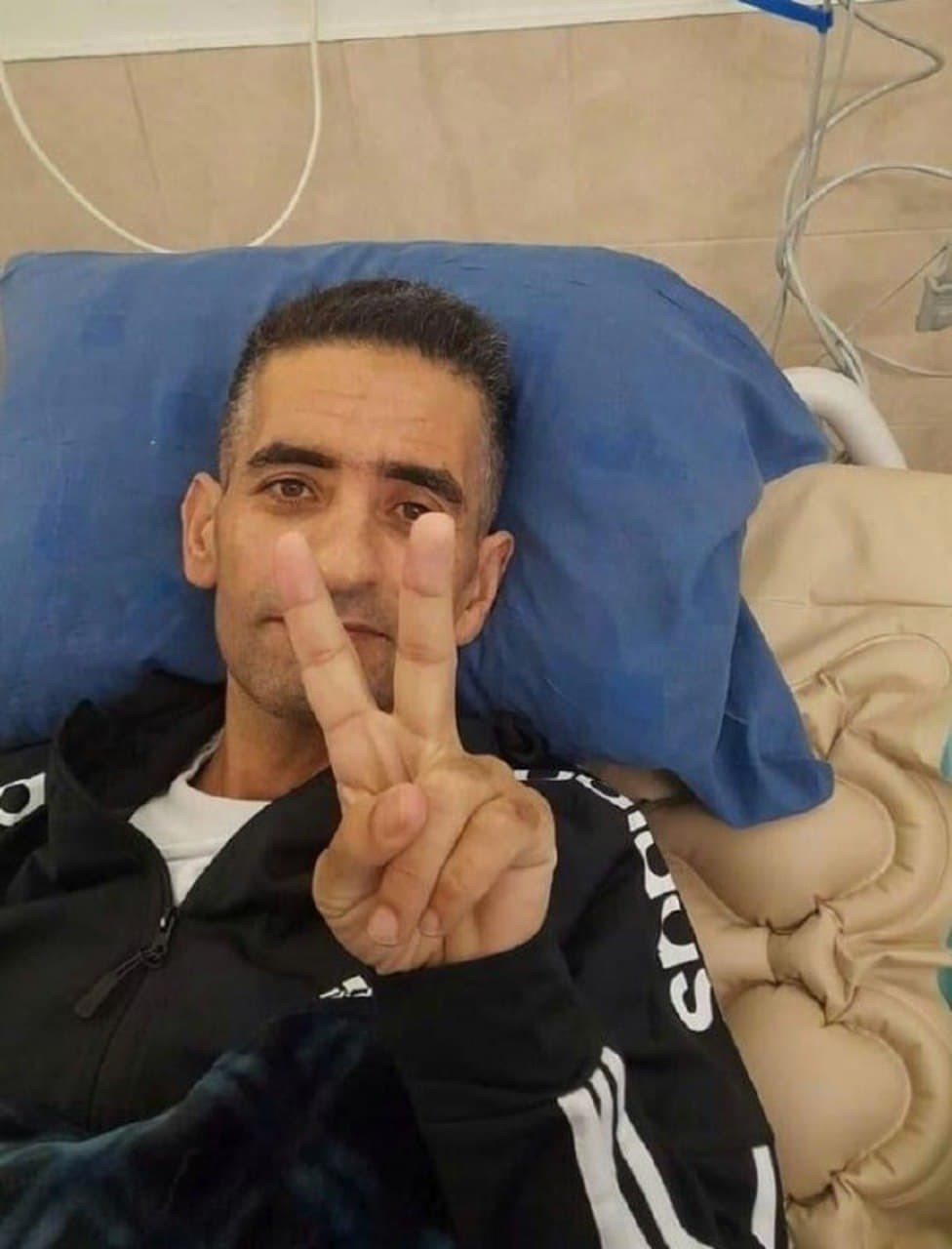 شاهد أحدث ظهور للأسير هشام أبو هواش بعد فك إضرابه عن الطعام