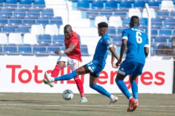 بالصور.. التعادل السلبي يحسم موقعة الهلال والأهلي بدوري الأبطال