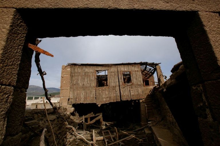 قرية مفقودة في إسبانيا تظهر من جديد.. اختفت 30 عام XG3WB