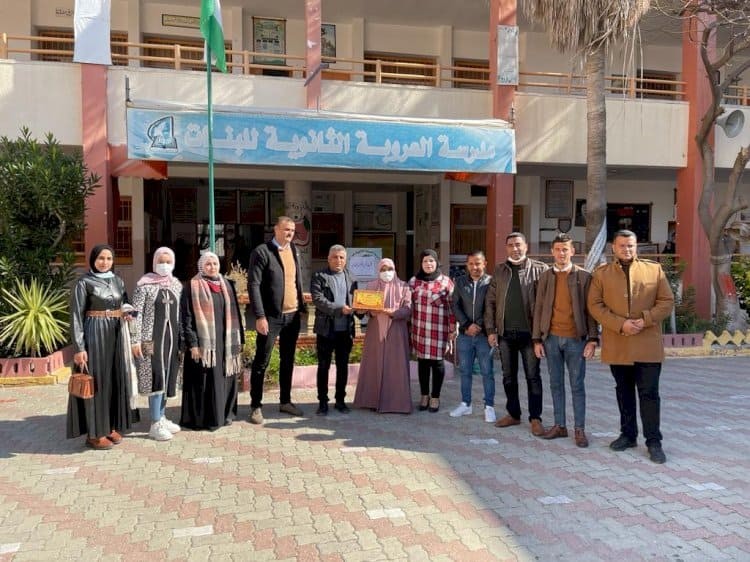 الشبيبة الفتحاوية في غزة توزع منحة مالية على 1500 طالب وطالبة ثانوية عامة