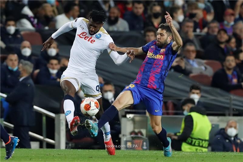 بالصور: برشلونة يؤجل حسم التأهل بتعادل محبط مع نابولي