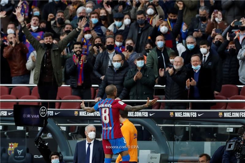 بالصور.. برشلونة يقسو على أتلتيكو مدريد برباعية