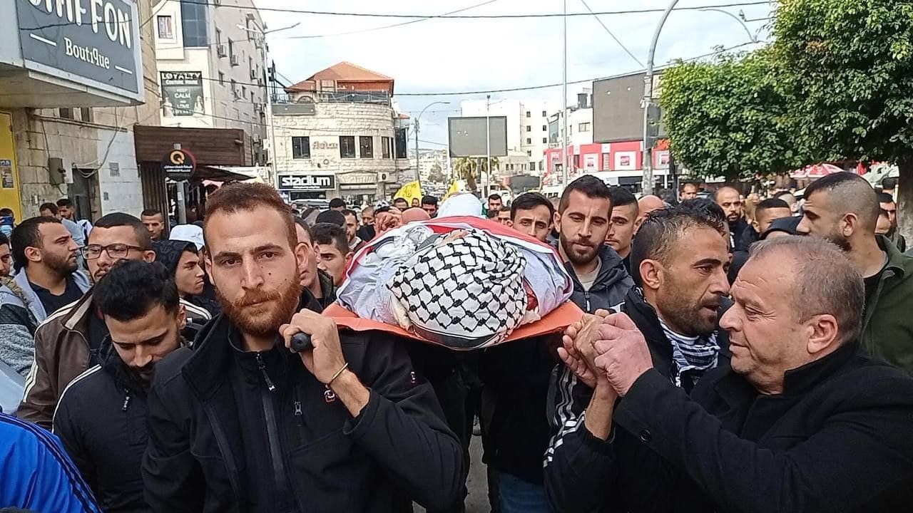 أهالي السيلة الحارثية يُشيعون جثمان الشهيد محمد أبو صلاح