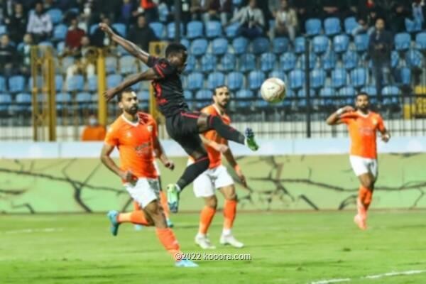 بالصور.. الأهلي يصعق فاركو ويتصدر الدوري المصري
